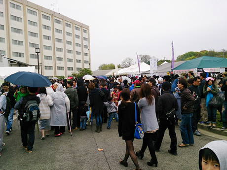 和泉市周辺の住民が集まってきました