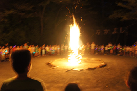 キャンプファイヤー