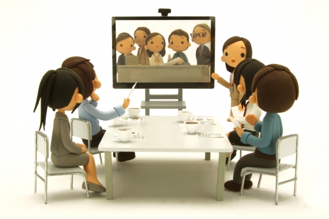 なかなか使いこなせないWeb会議に悪戦苦闘