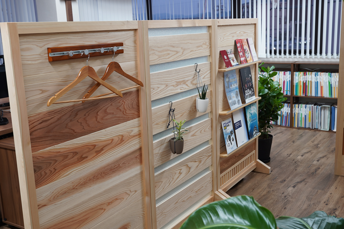 パンフレット立て