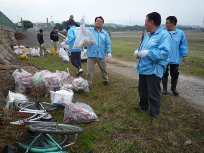 久米田池の清掃活動